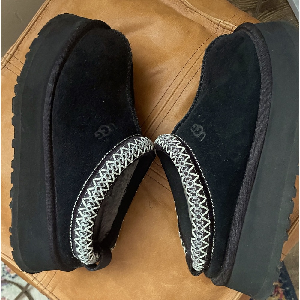 UGG TAZZ PLATFORM SLIPPER